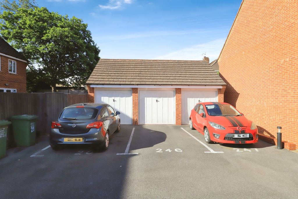 Property photo 2 of 16
