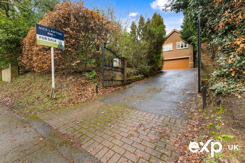 Property photo 2 of 47