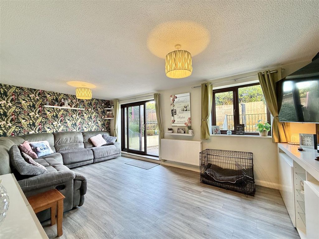 Property photo 2 of 19 Living Room.Jpg