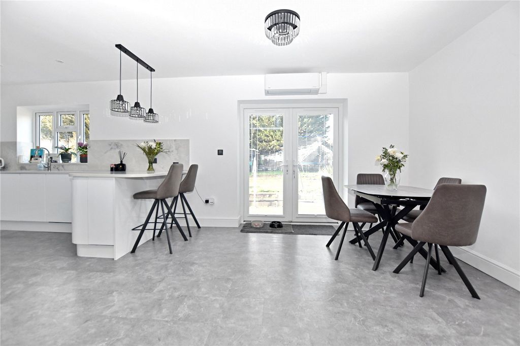 Property photo 2 of 19 Picture No. 07