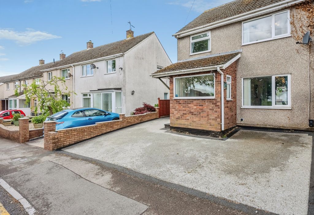 Property photo 1 of 31