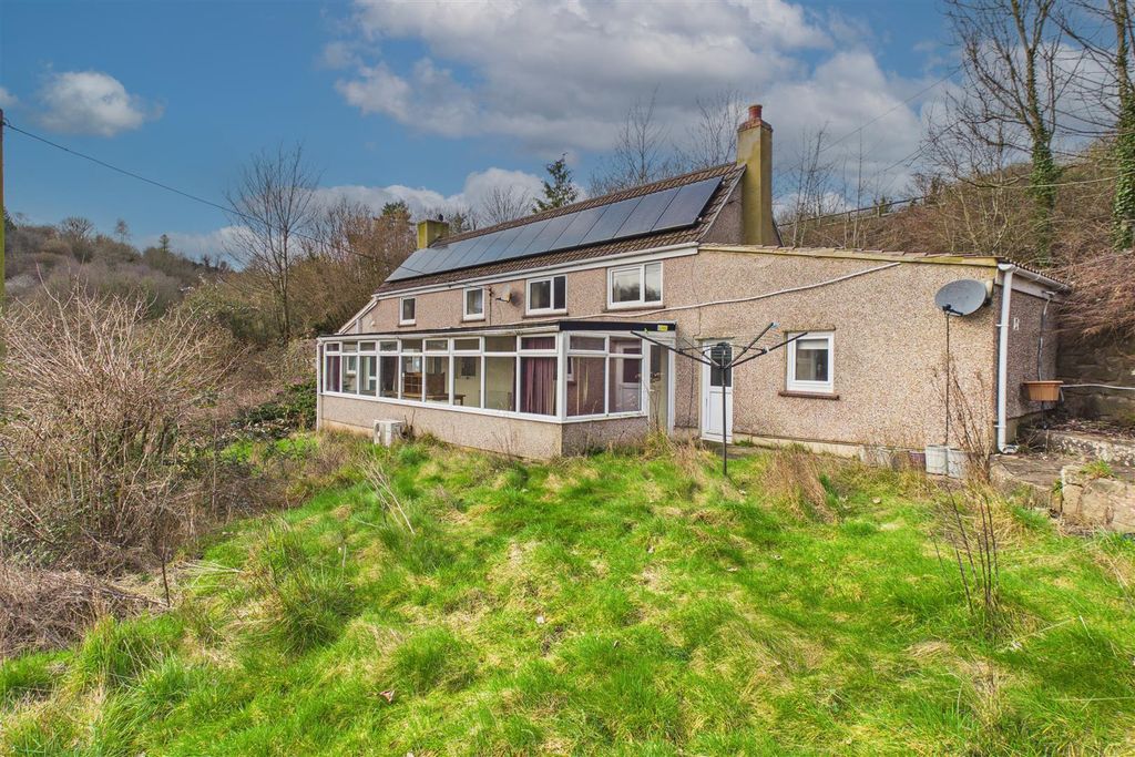 Property photo 2 of 35 Mutlers Row, Plump Hill Mitcheldean, Gloucestershi