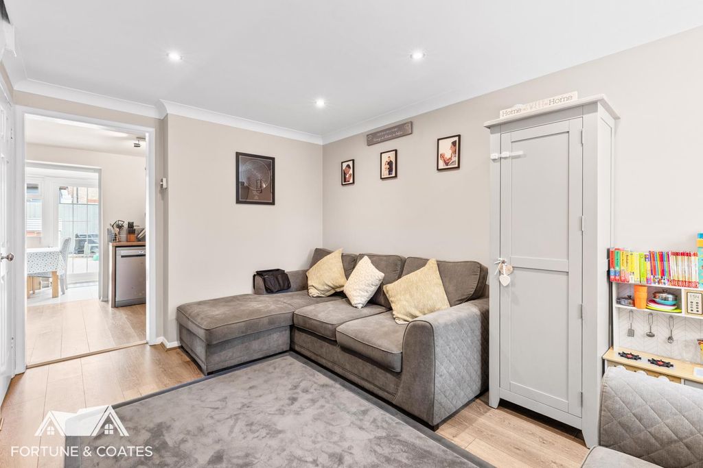 Property photo 3 of 14 Tickenhalldrive_9.Jpg