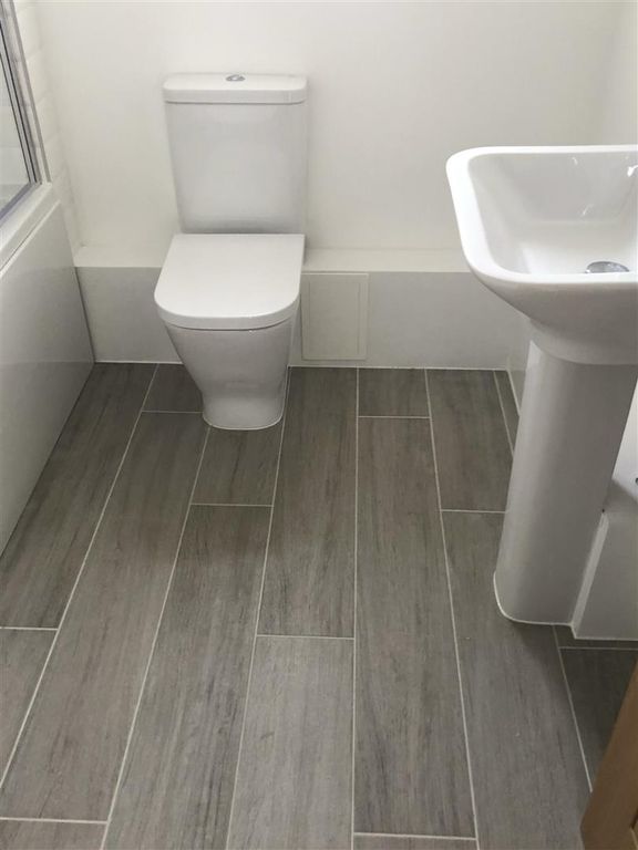 Property photo 3 of 6 Bathroom