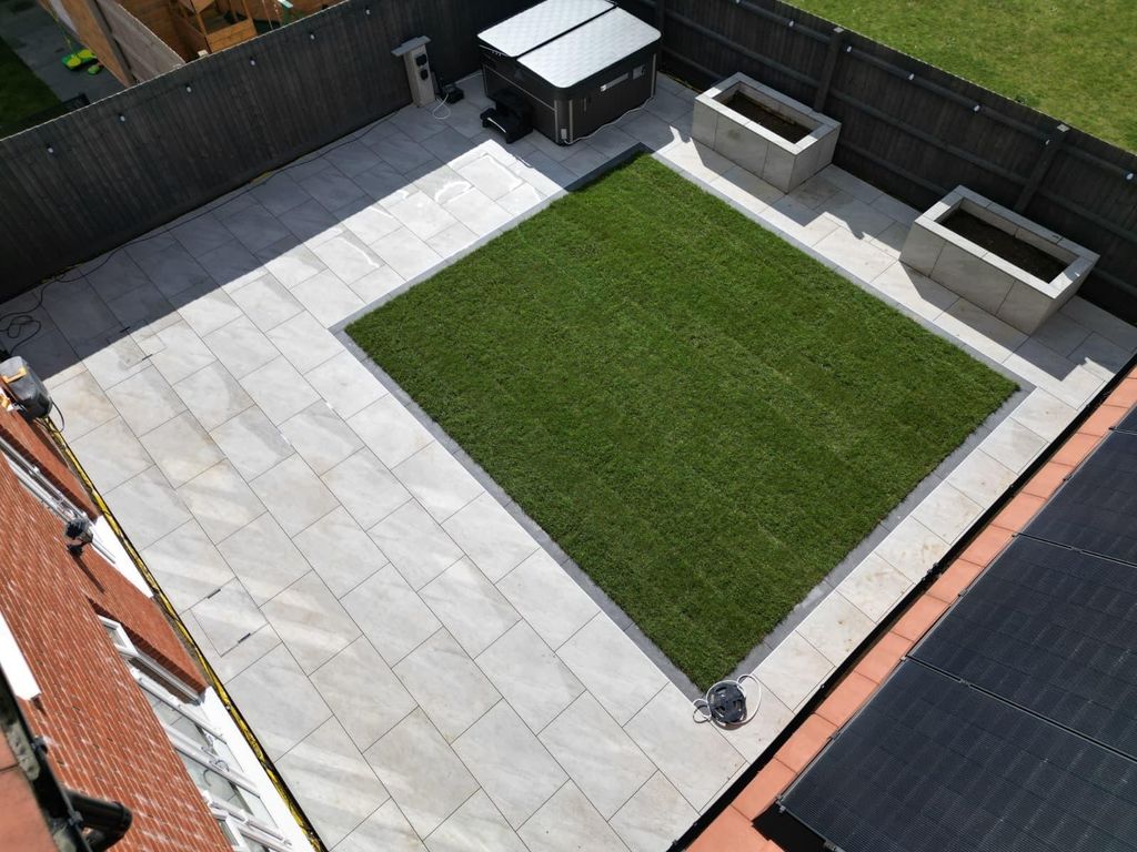 Property photo 3 of 24