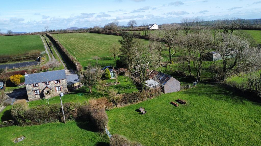 Property photo 2 of 53