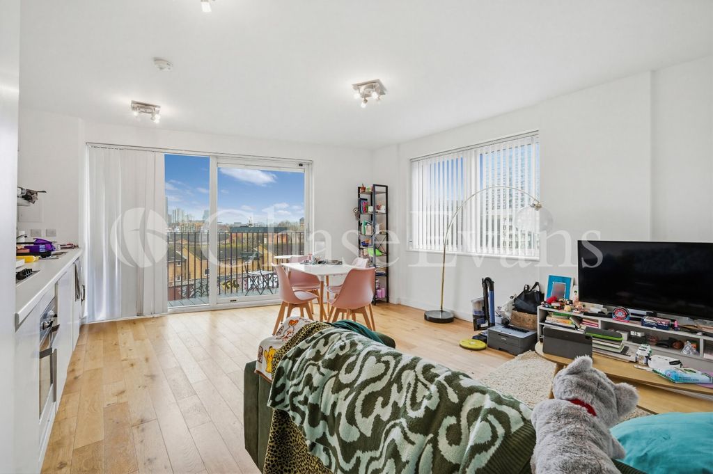 Property photo 1 of 11 Living Area