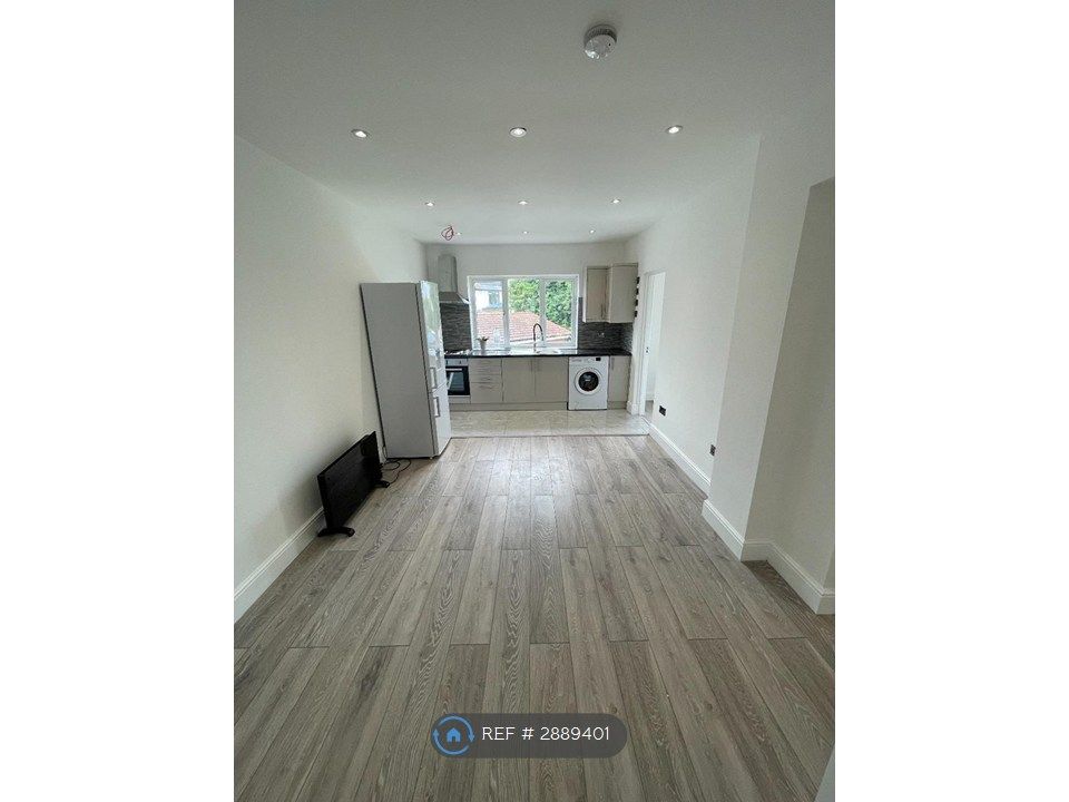 Property photo 1 of 11 Beautiful Open Plan Living Room &amp; Kitchen
