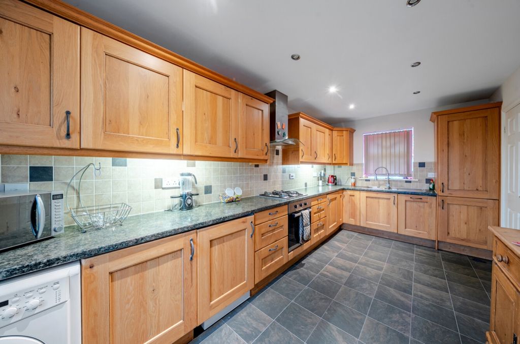 Property photo 2 of 21 1394546-7-694A75B685414