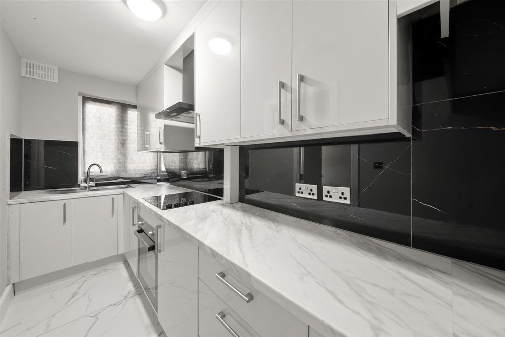 Property photo 2 of 14 1