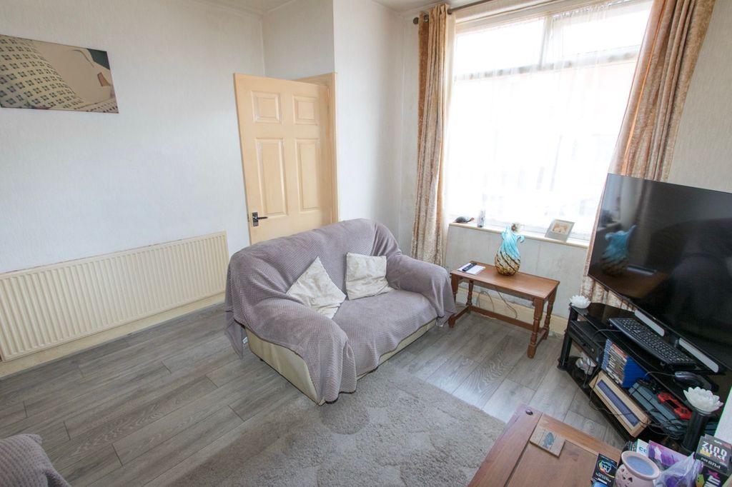 Property photo 3 of 20