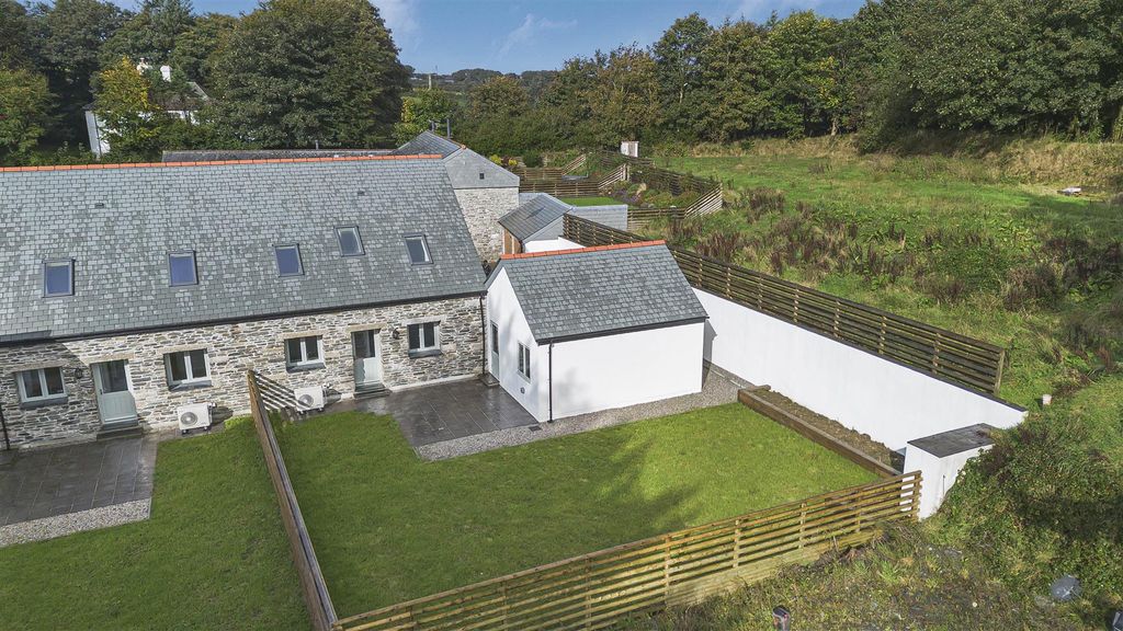 Property photo 3 of 34
