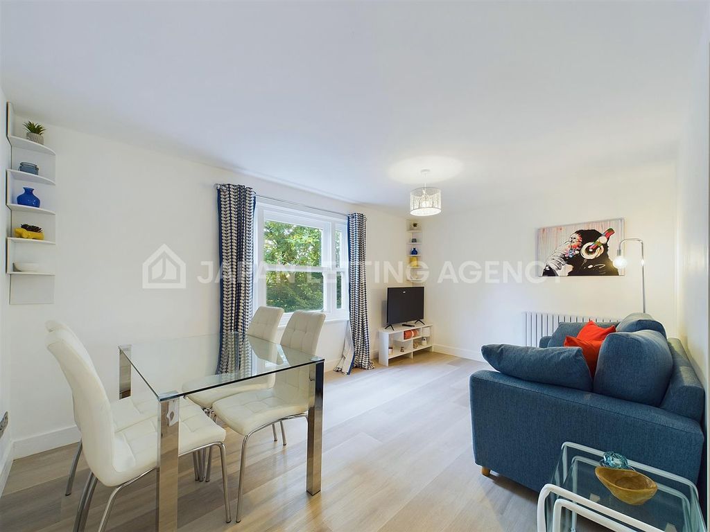 Property photo 1 of 8 Cam02206G0-Pr0108-Still005.Jpg