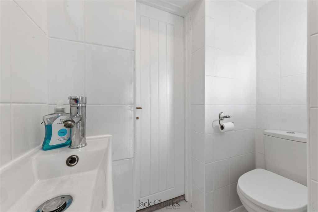Property photo 3 of 22