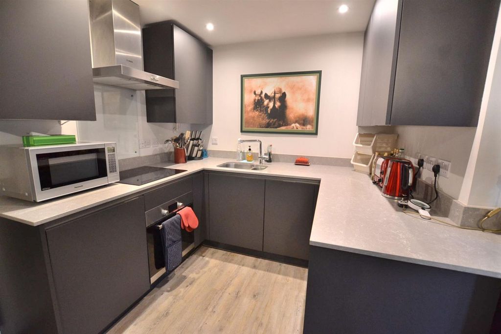 Property photo 3 of 17 Castle Gate Mews (5).Jpg