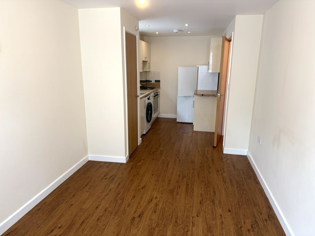 Property photo 3 of 6
