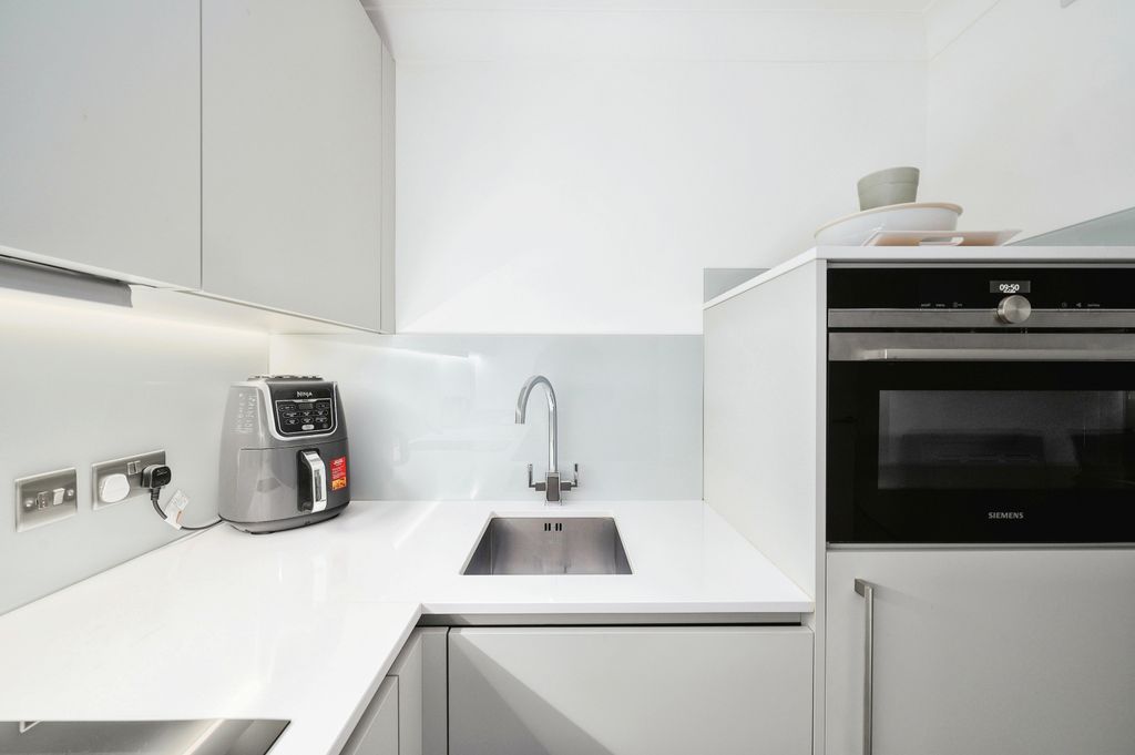 Property photo 2 of 14 Kitchen