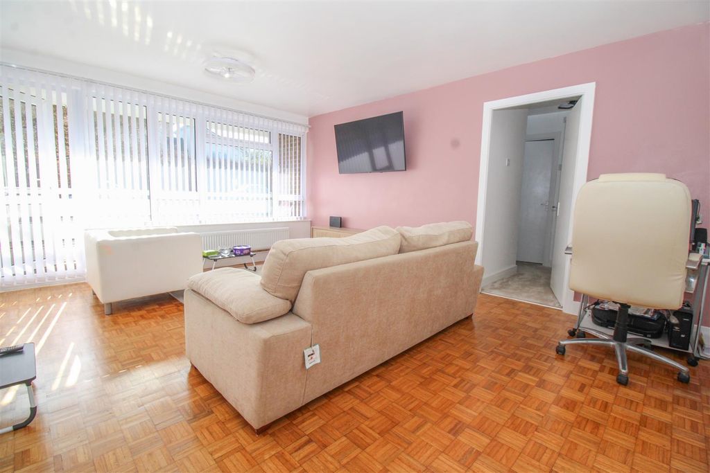 Property photo 3 of 11 Img_1927.Jpg