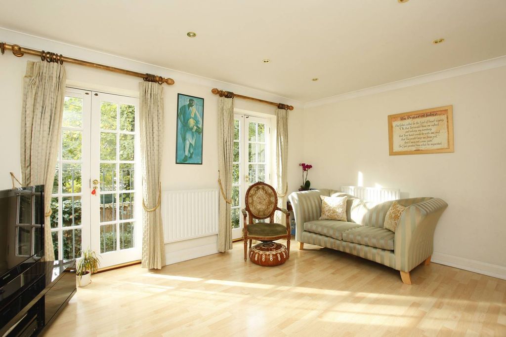 Property photo 3 of 6