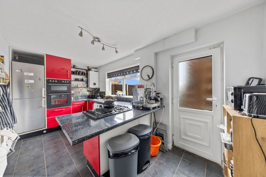 Property photo 3 of 14