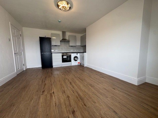 Property photo 3 of 11 Living Room