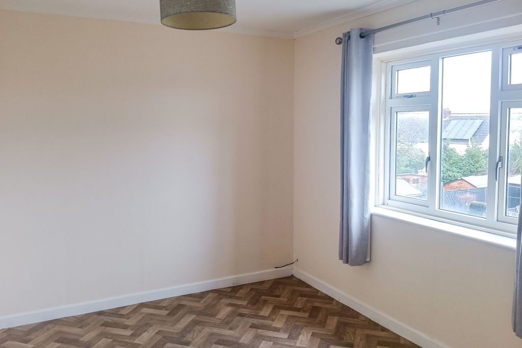 Property photo 3 of 14 12 Hill Top Avenue, Tidworth, Wiltshire, Sp9 7Jq