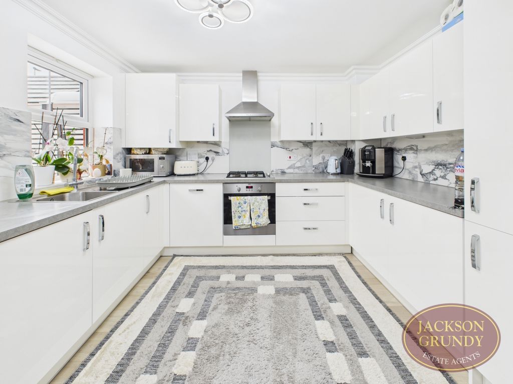 Property photo 3 of 16 Photo 23