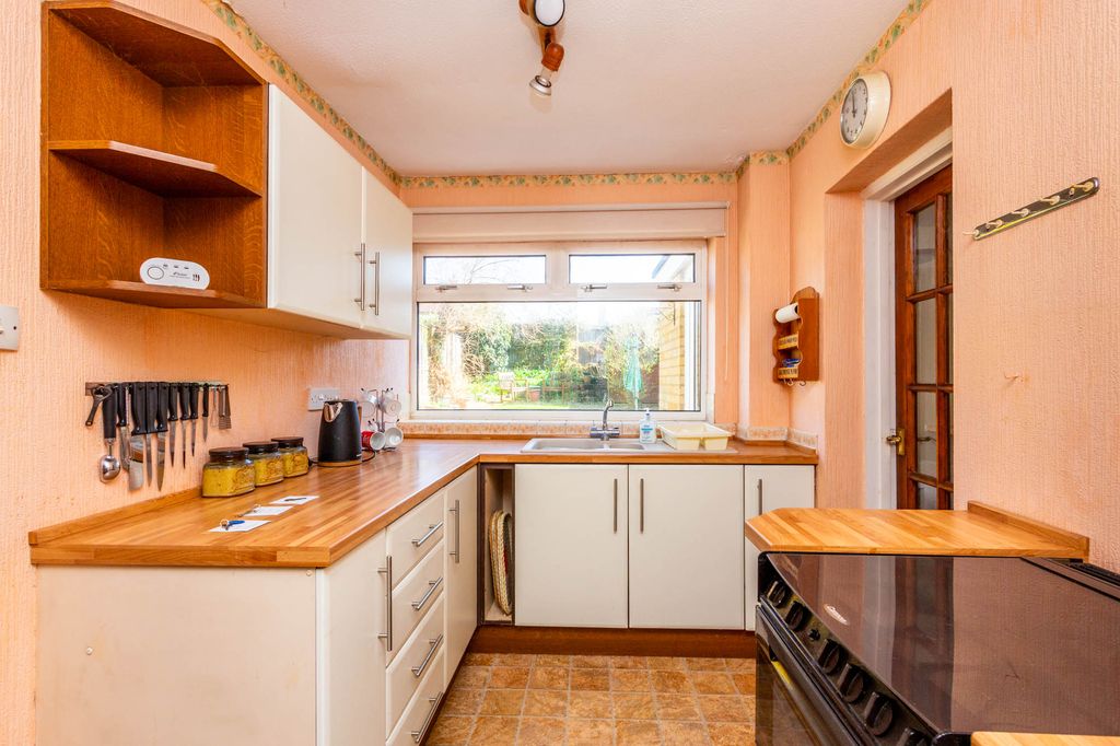 Property photo 3 of 13 Kitchen