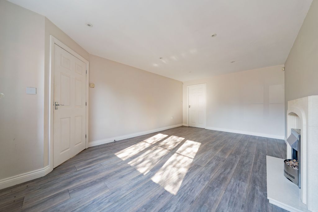 Property photo 3 of 17 Dsc09655