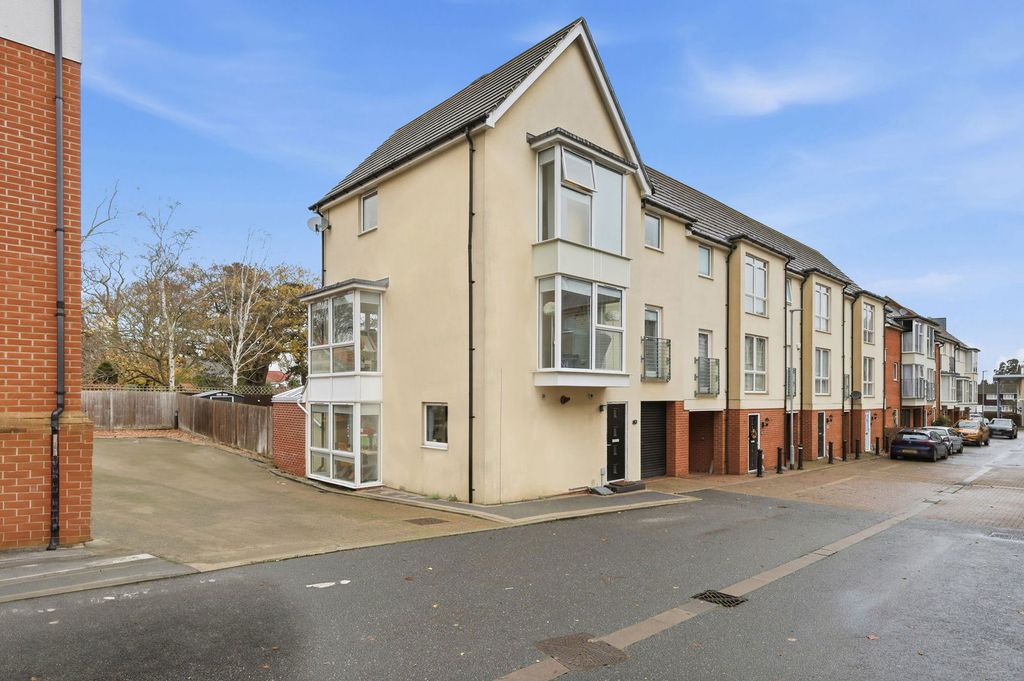 Property photo 1 of 23