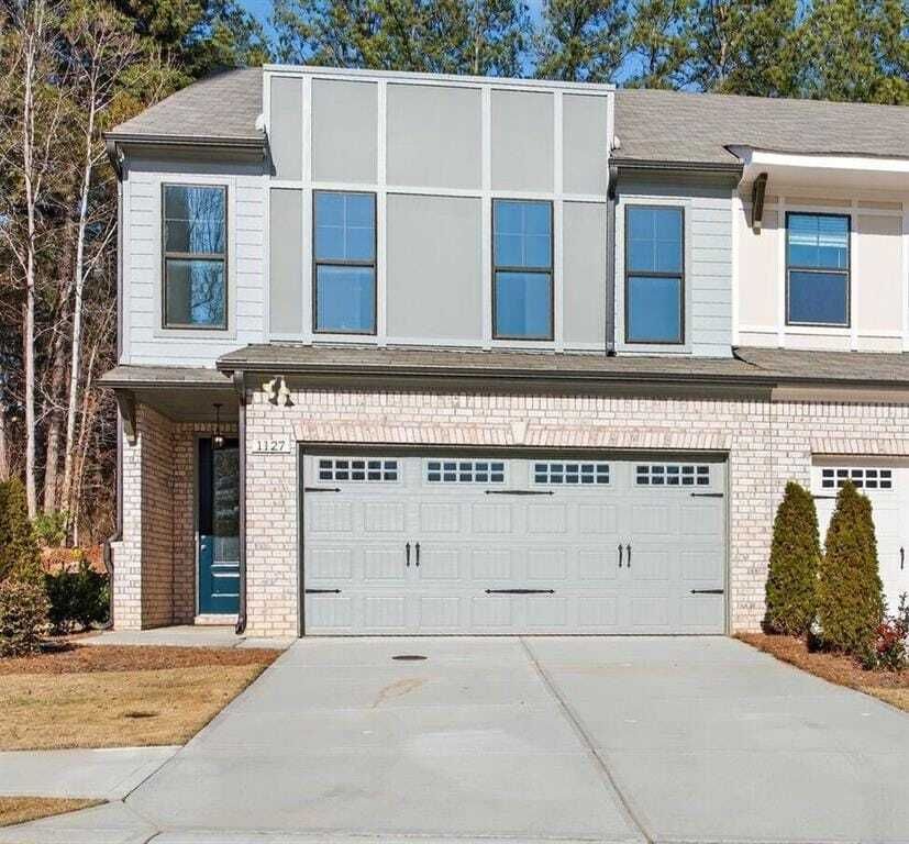 Property photo 1 of 25