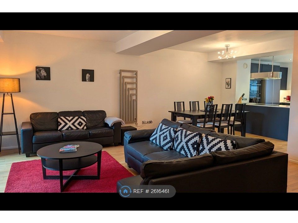 Property photo 1 of 18 Open-Plan Living Room