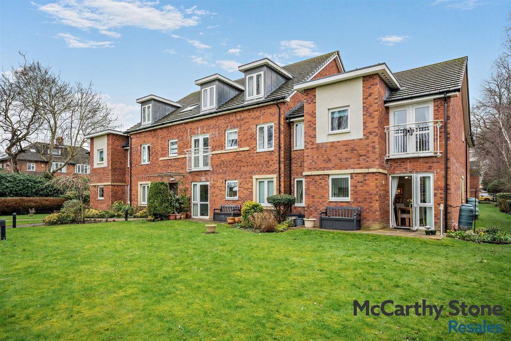 Property photo 1 of 30 8681548-Exterior05-800.Jpg