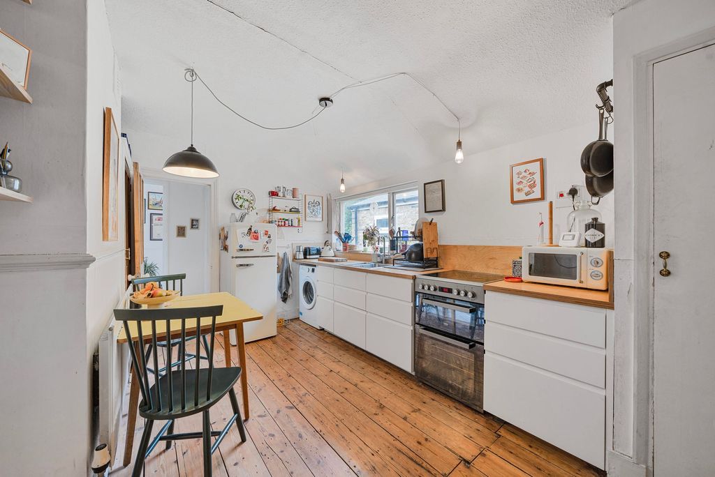 Property photo 3 of 9