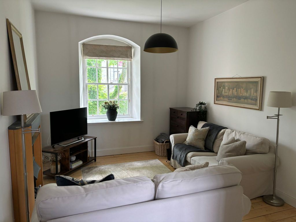 Property photo 2 of 17 Living Room