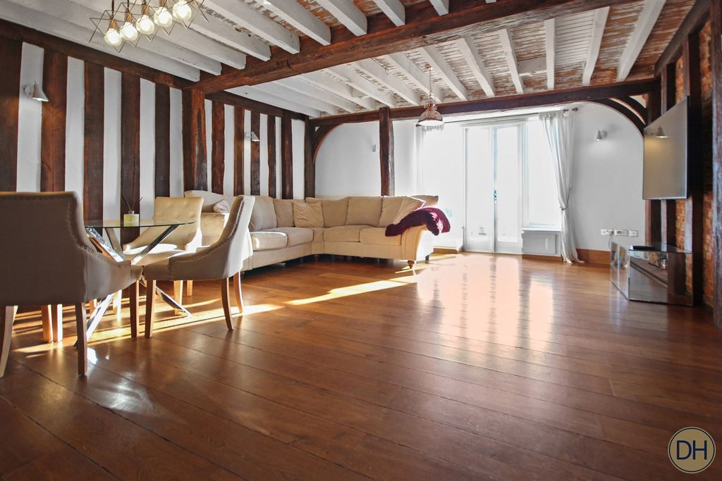 Property photo 2 of 12 The Manor