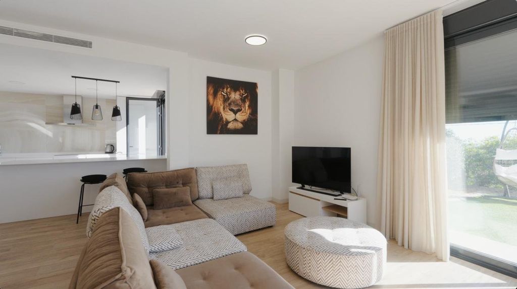 Property photo 3 of 13