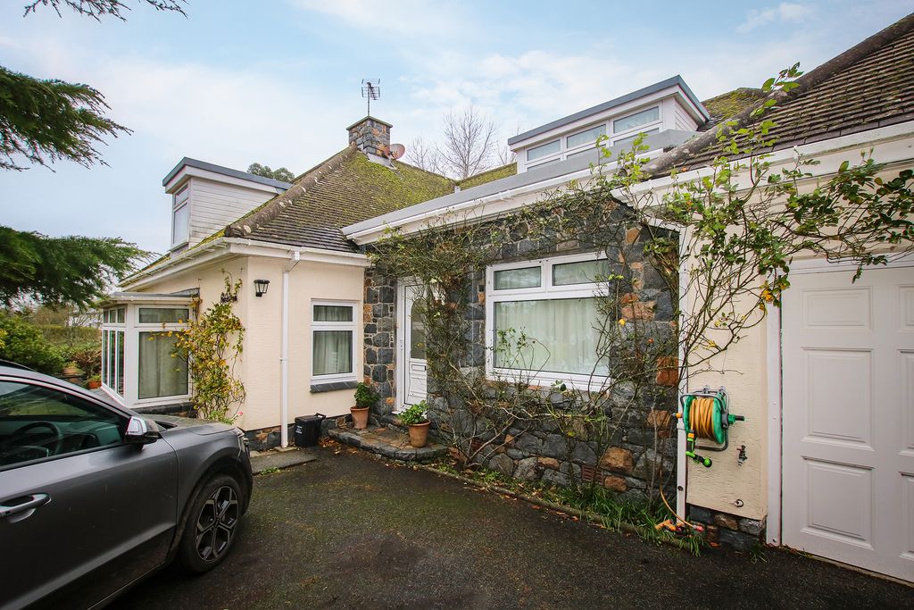 Property photo 3 of 7 Photo 2