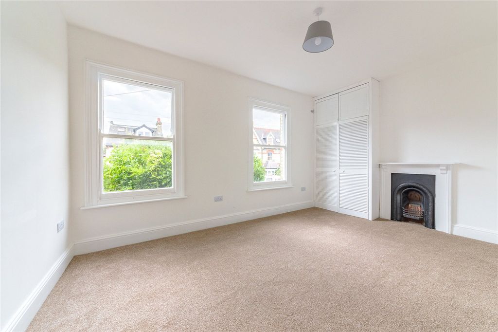 Property photo 2 of 13 Picture No. 40