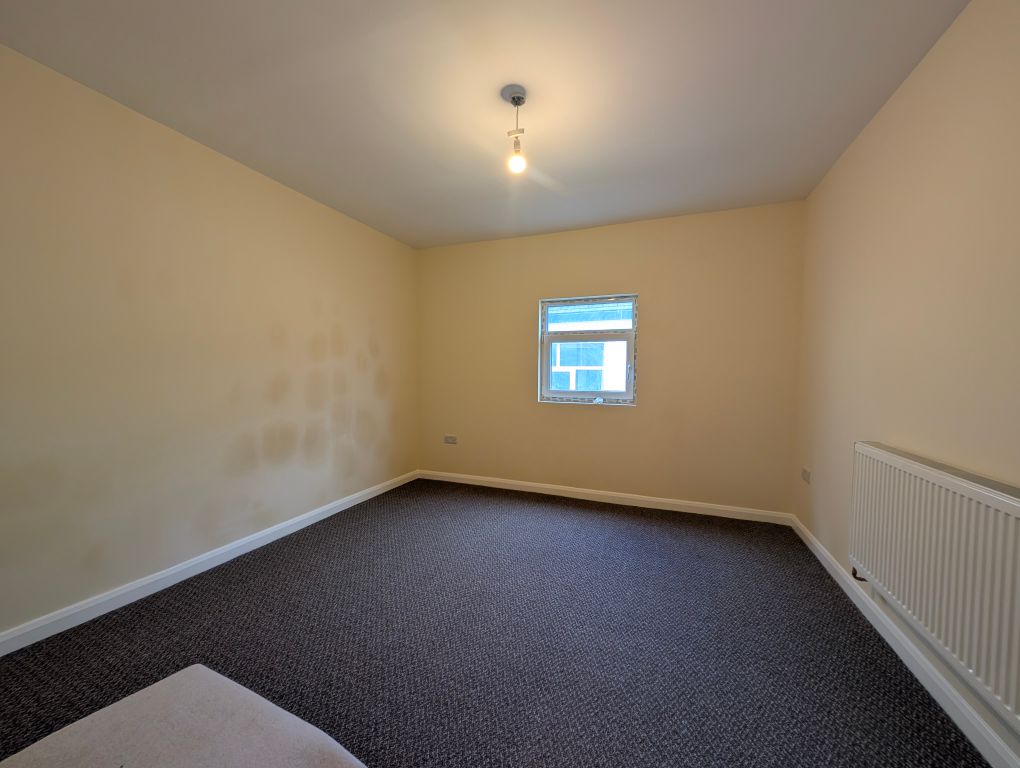 Property photo 3 of 5 Bedroom