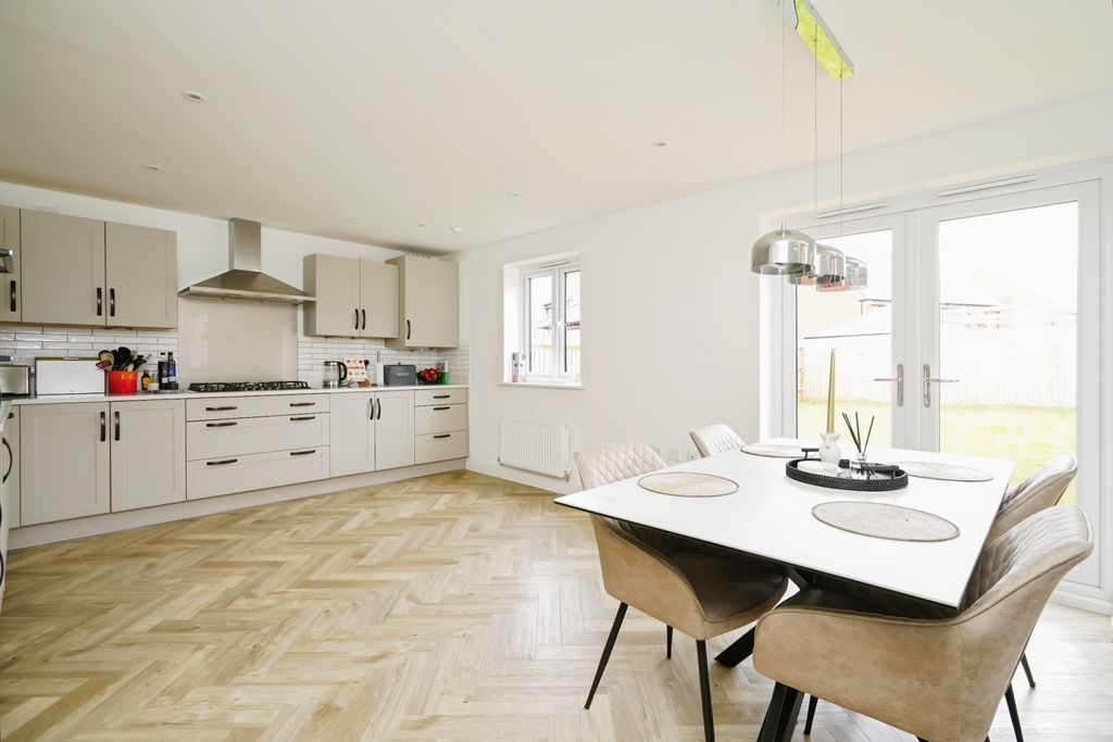 Property photo 2 of 19 Kitchen Dining Room