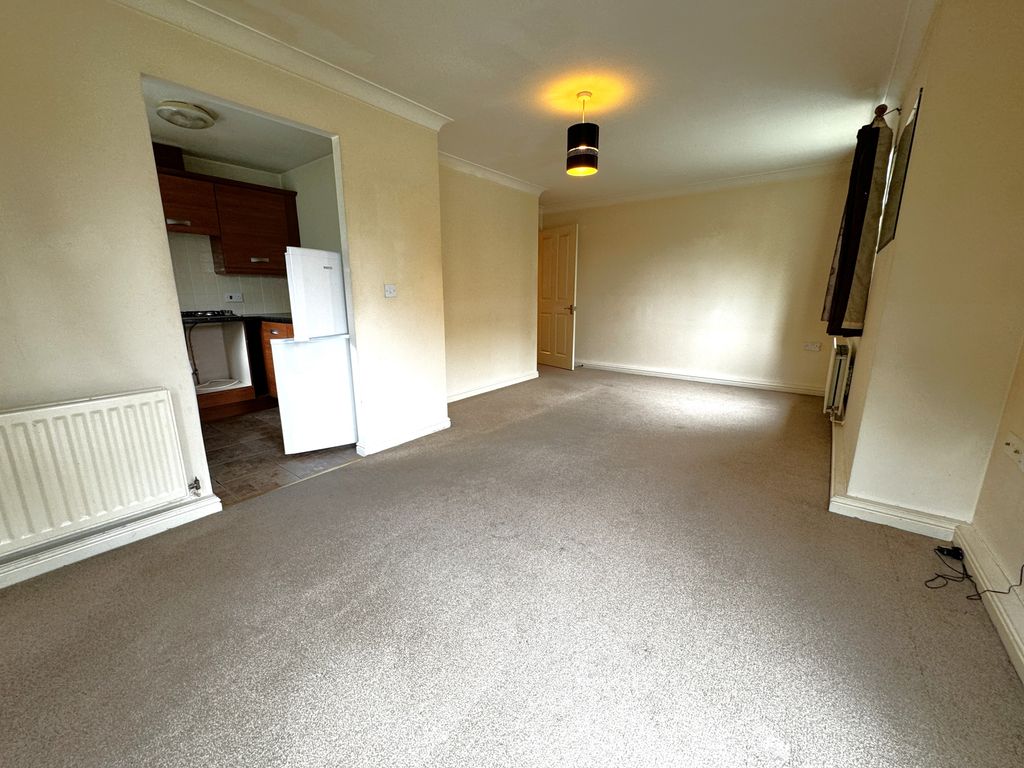 Property photo 2 of 7 Living Room
