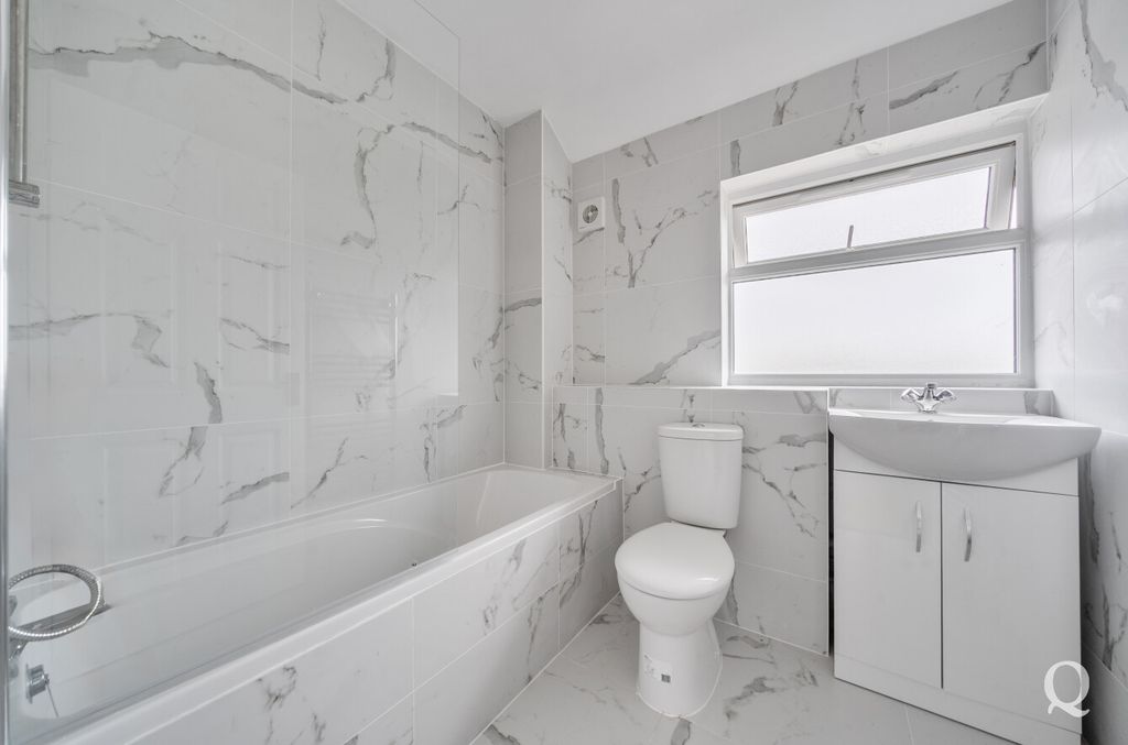 Property photo 3 of 22 642E41E4-Fce0-47d...