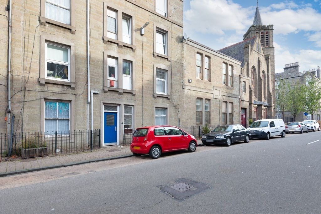 Property photo 1 of 3