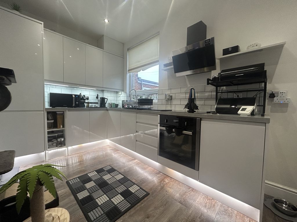 Property photo 3 of 12 Img_3768