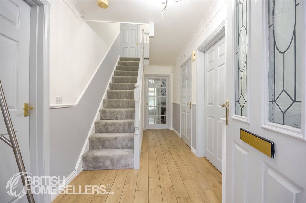 Property photo 3 of 47 Picture No. 25