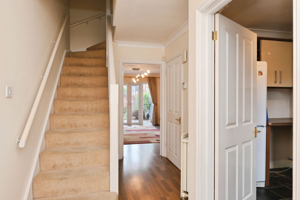 Property photo 2 of 16
