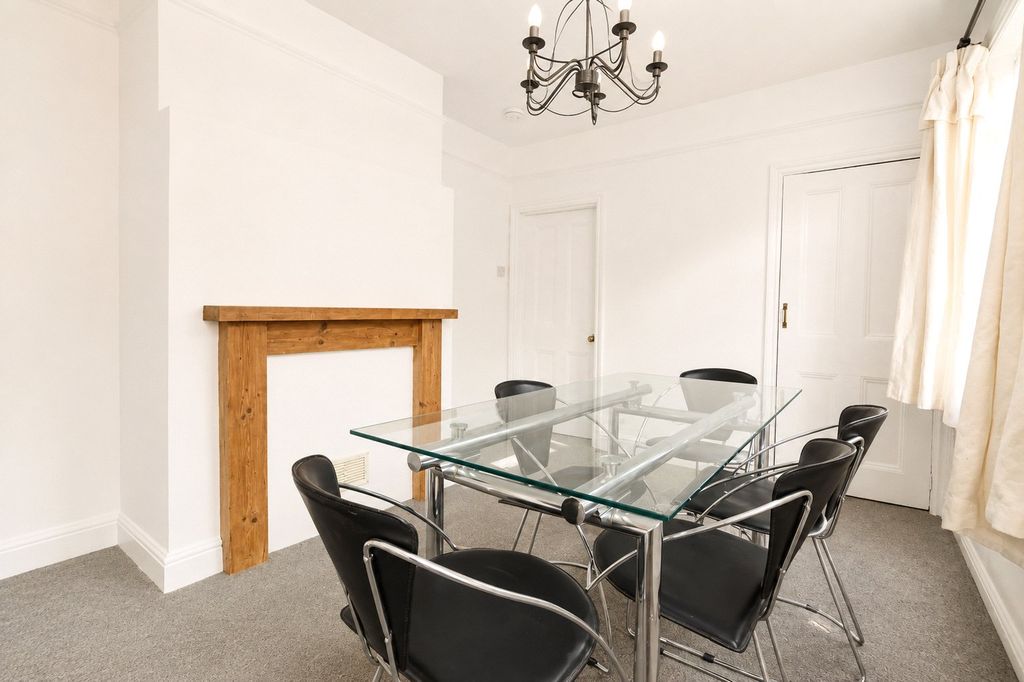 Property photo 2 of 11 Picture No. 21