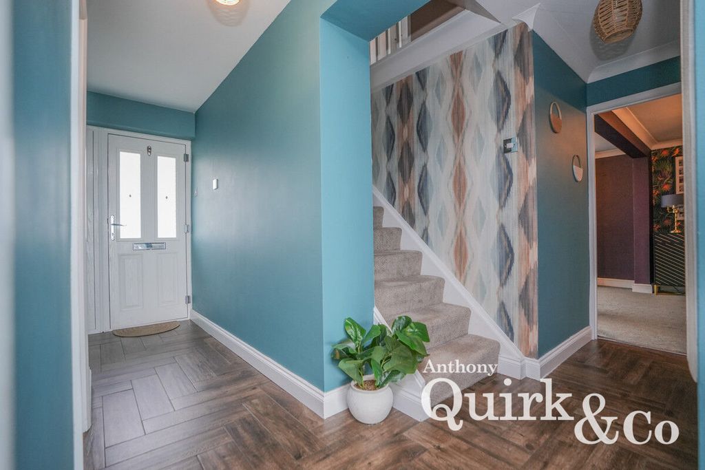 Property photo 2 of 22