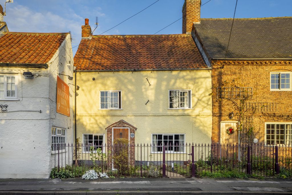 Property photo 1 of 27 Front (Exterior)